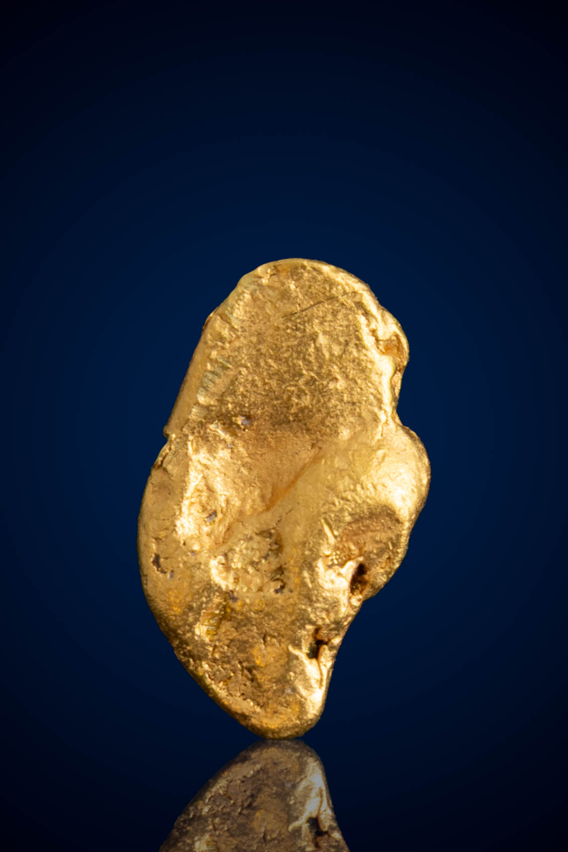 (image for) Bright, Curvy Natural Gold Nugget - CA - 4.31 grams
